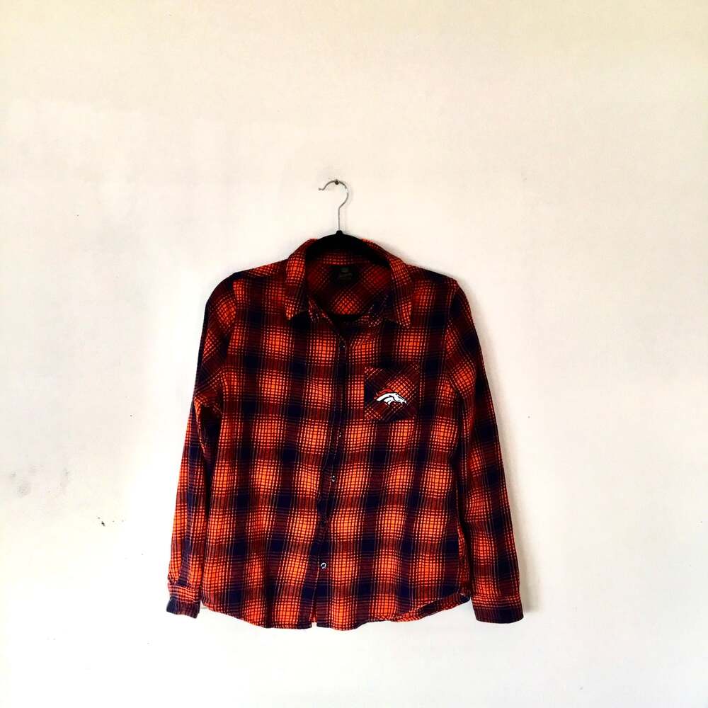 Denver Broncos NFL Plaid Flannel Shirt JR XL or women’s Medium Orange/Navy